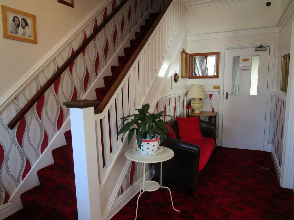 Bed and Breakfast Burlington Quays Бринлингтон Экстерьер фото